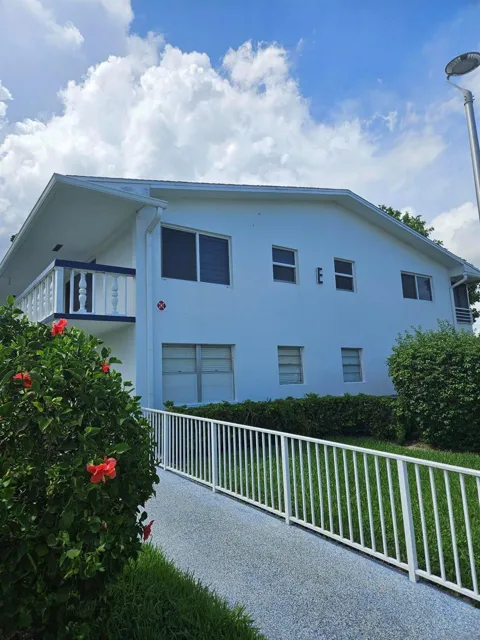 120 WESTBURY E #120