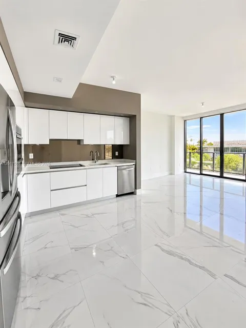 1170 E Hallandale Beach Blvd #306