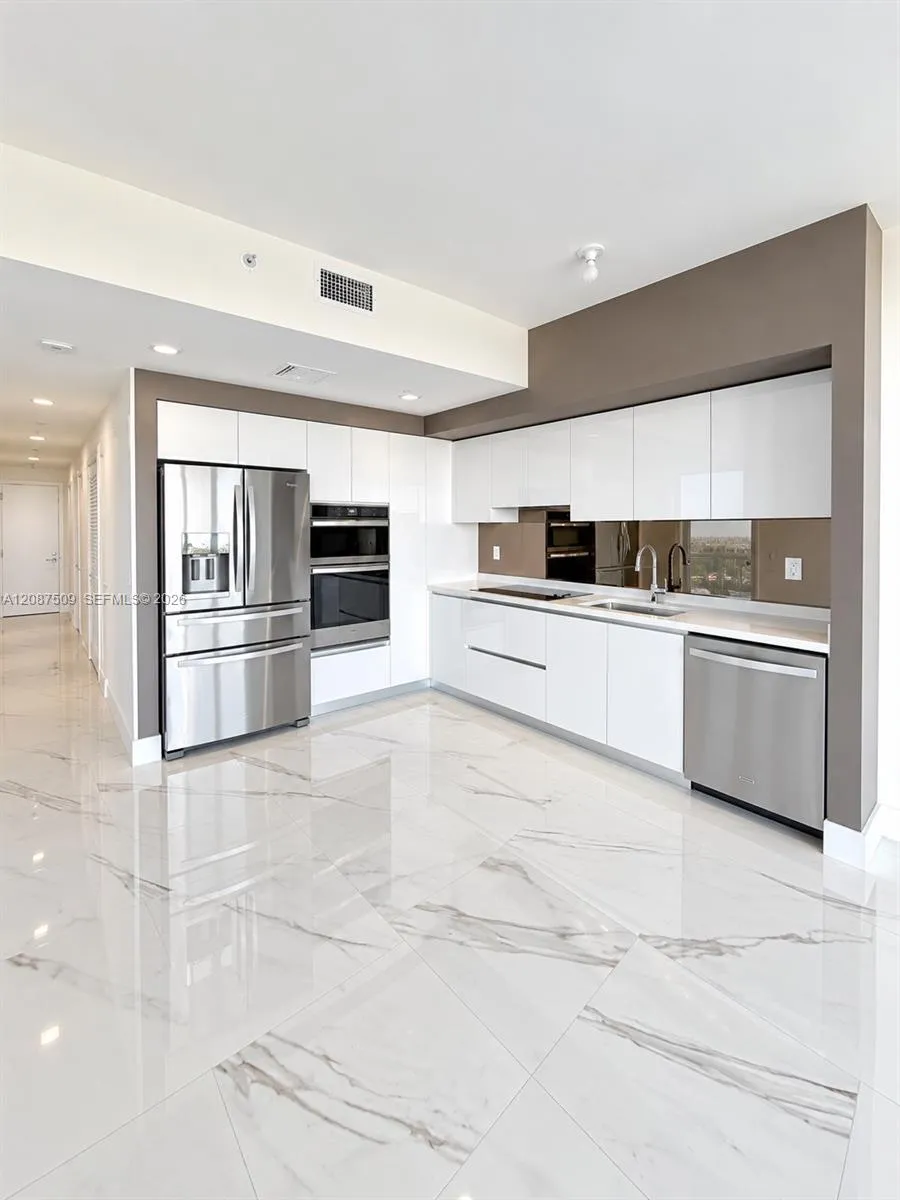1170 E Hallandale Beach Blvd #306 Hallandale Beach, FL 33009