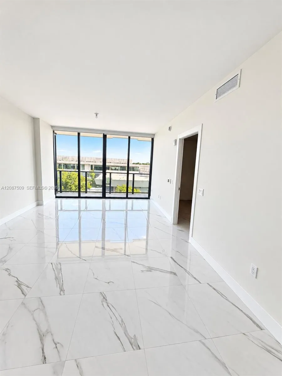1170 E Hallandale Beach Blvd #306 Hallandale Beach, FL 33009