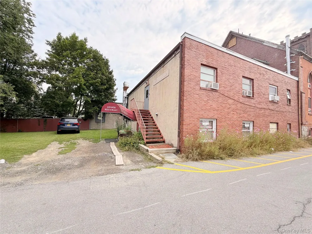 65 Main Street Warwick, NY 10990