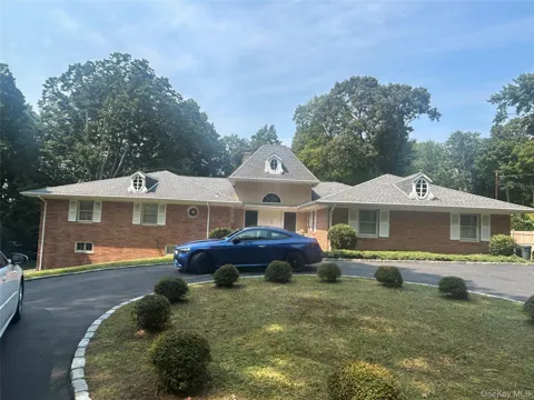 40 Maplewood Drive