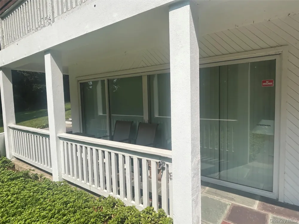 40 Maplewood Drive Northport, NY 11768