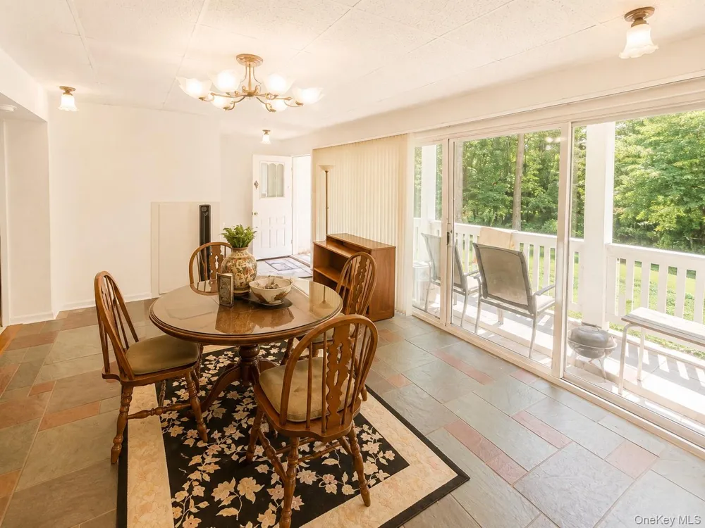 40 Maplewood Drive Northport, NY 11768