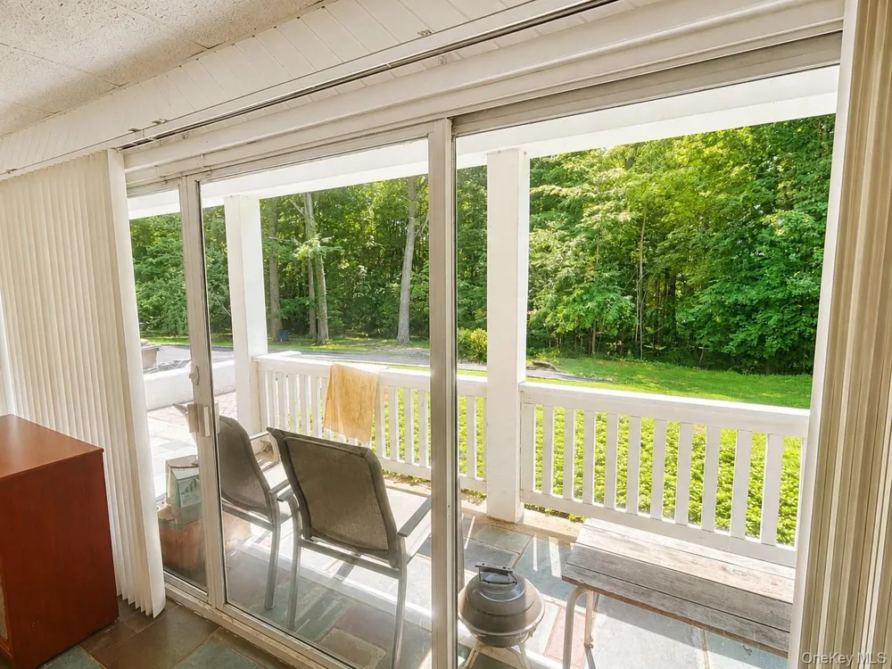 40 Maplewood Drive Northport, NY 11768