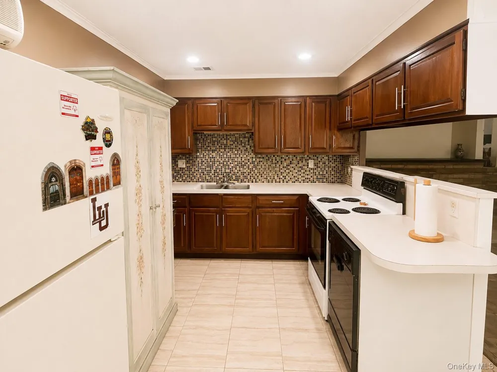 40 Maplewood Drive Northport, NY 11768