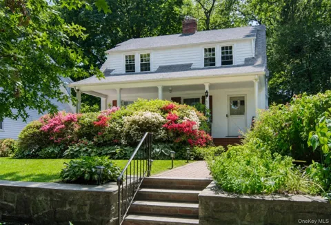 579 Manor Lane