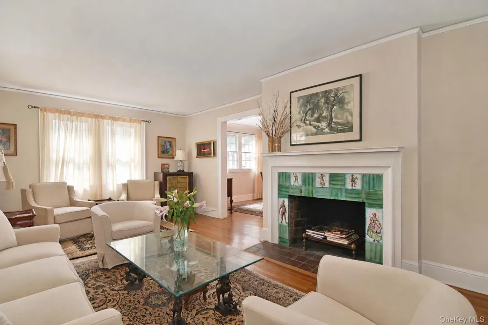 579 Manor Lane Pelham, NY 10803