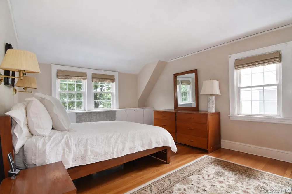 579 Manor Lane Pelham, NY 10803