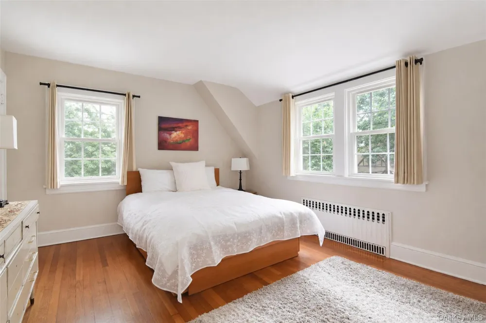 579 Manor Lane Pelham, NY 10803