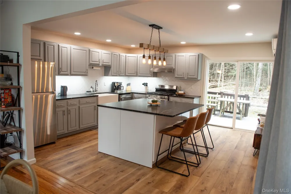 1270 Roaring Brook Lane Middletown, NY 12441