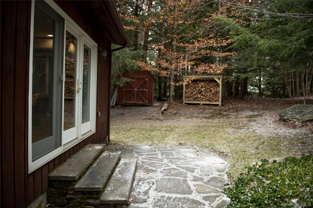 1270 Roaring Brook Lane Middletown, NY 12441