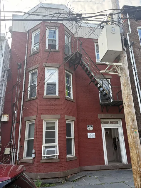 53 Carpenter Avenue