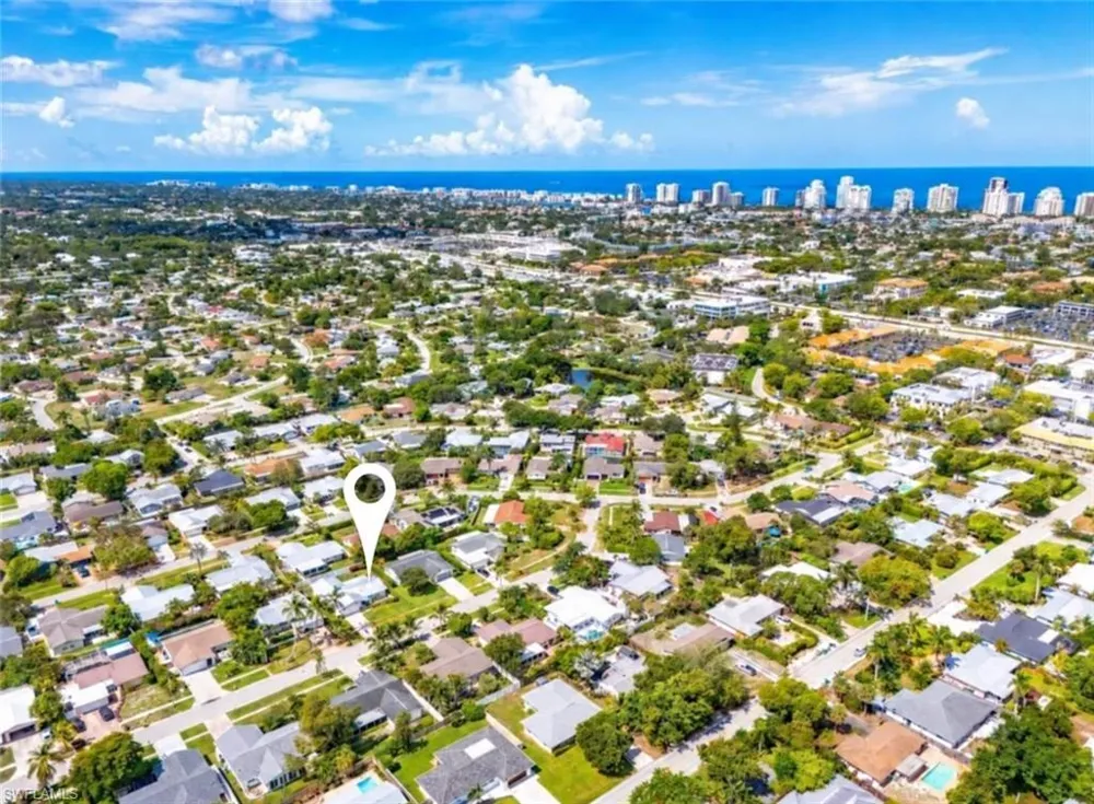 1228 Lastrada Lane Naples, FL 34103