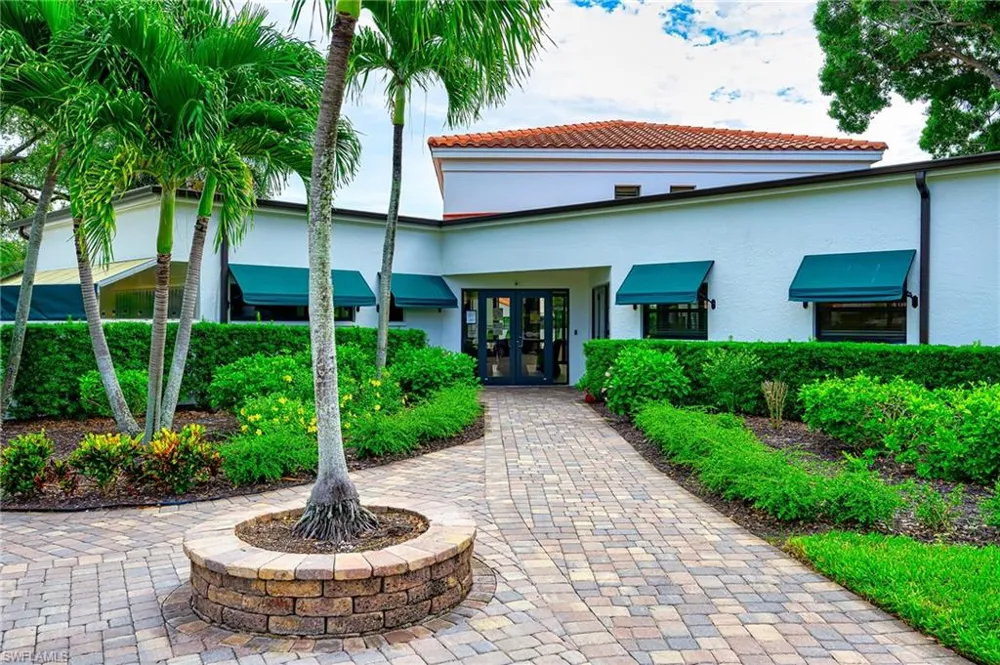 583 Beachwalk Circle #Q-202 Naples, FL 34108