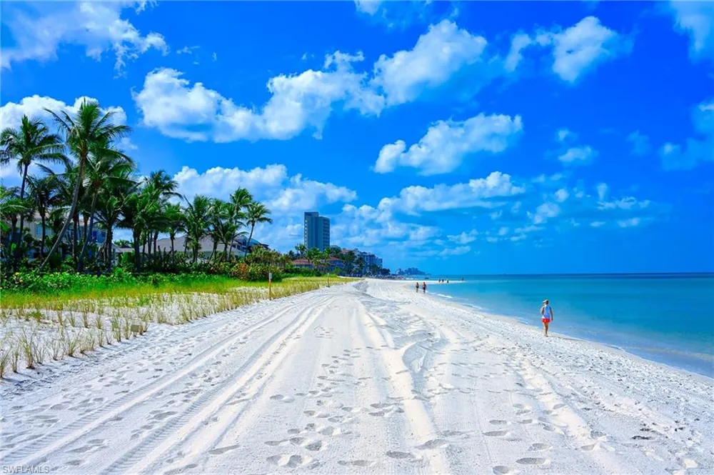 583 Beachwalk Circle #Q-202 Naples, FL 34108