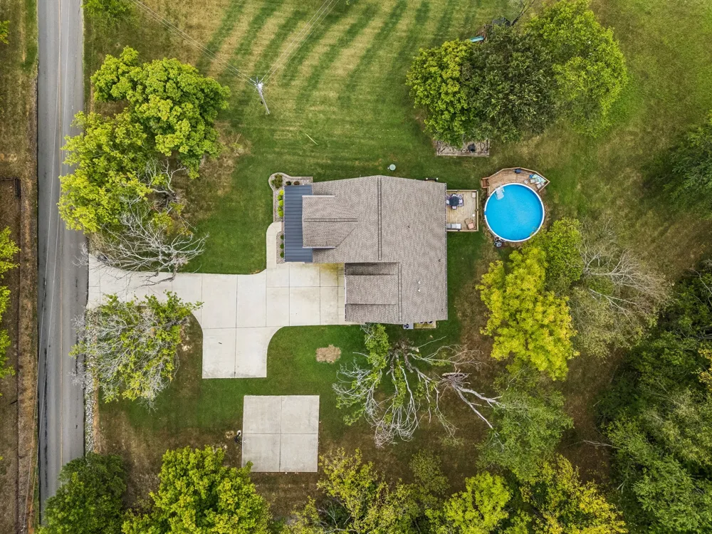 3242 Pinson School Rd Greenbrier, TN 37073