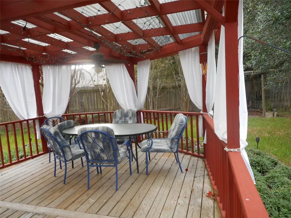 723 Levi Bend Magnolia, TX 77354