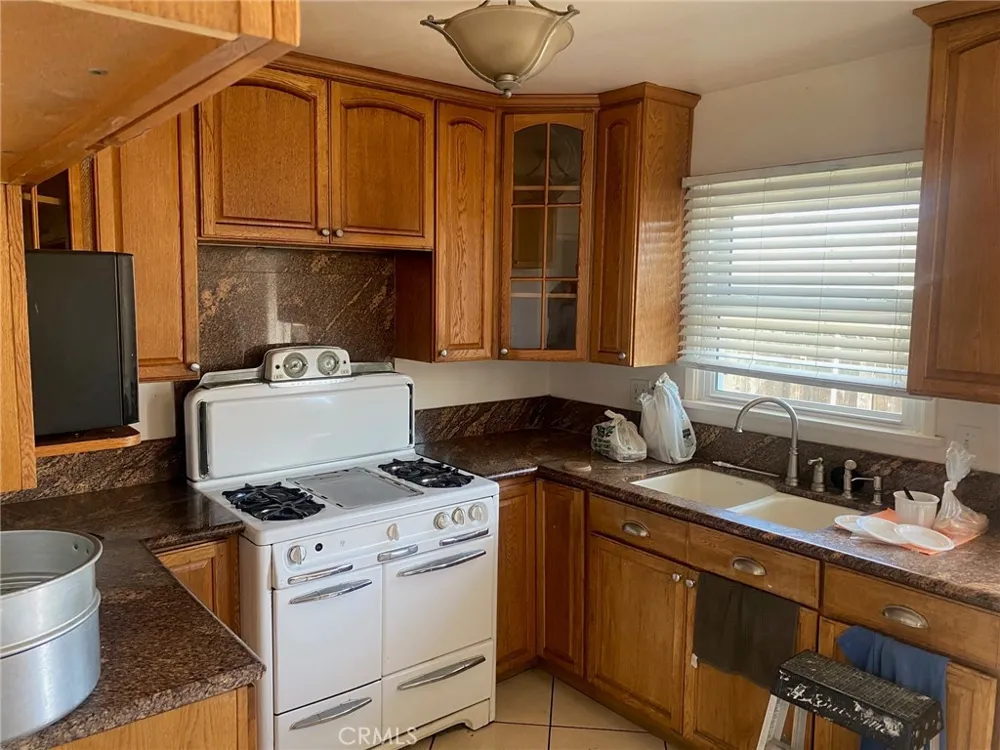 653 Molinar La Puente, CA 91744