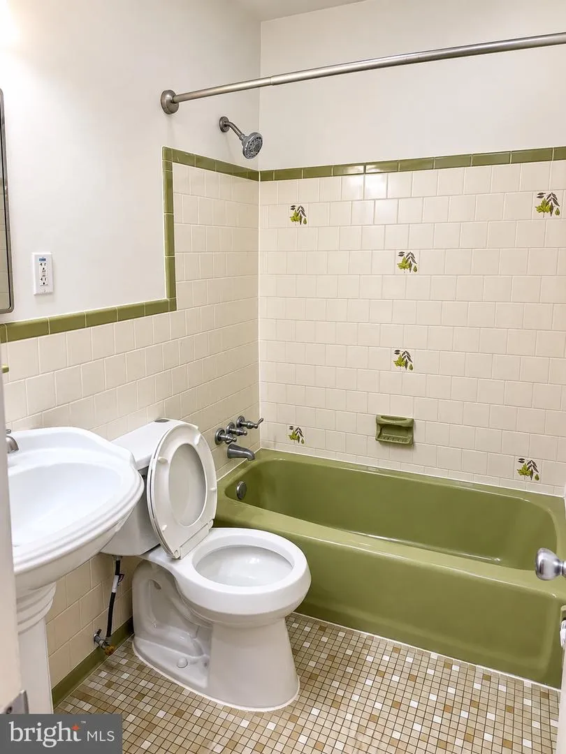 306 DIAS DRIVE Fort Washington, MD 20744