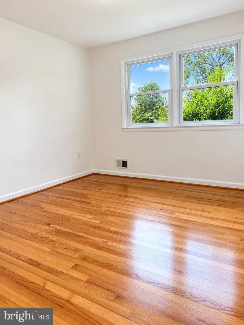 306 DIAS DRIVE Fort Washington, MD 20744