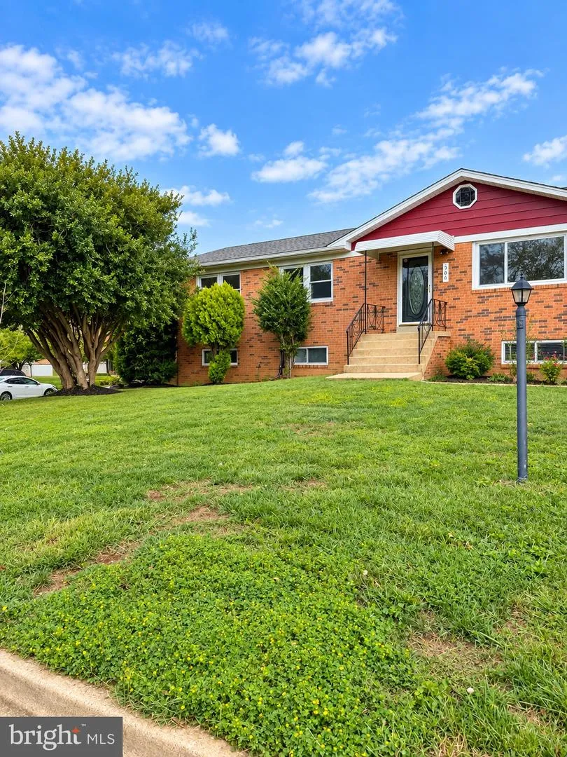 306 DIAS DRIVE Fort Washington, MD 20744