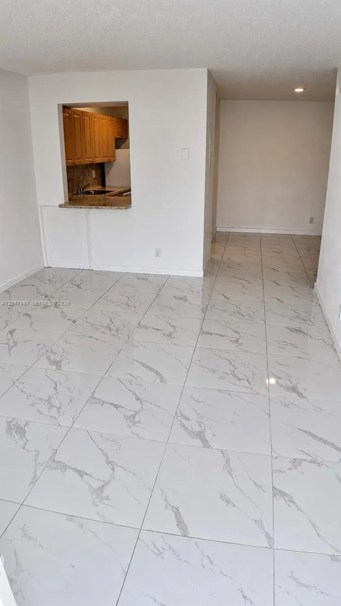 11150 SW 196th St #404 Cutler Bay, FL 33157
