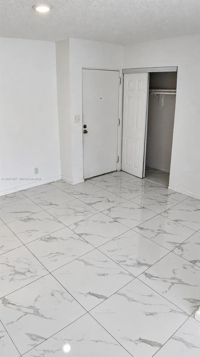 11150 SW 196th St #404 Cutler Bay, FL 33157