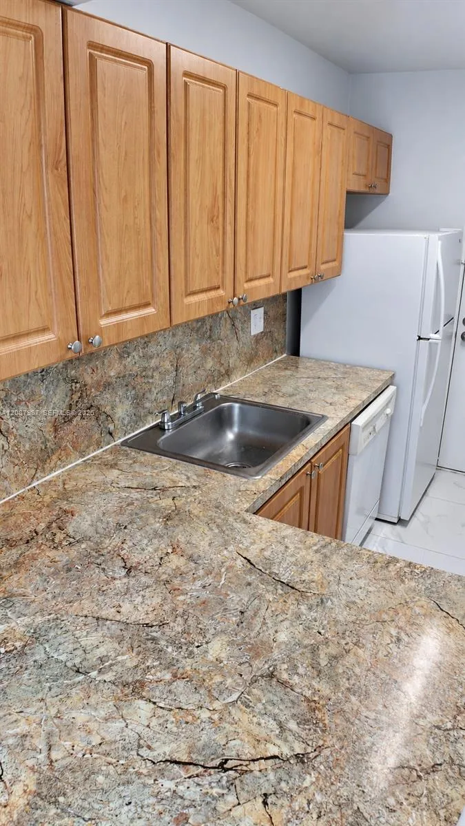11150 SW 196th St #404 Cutler Bay, FL 33157