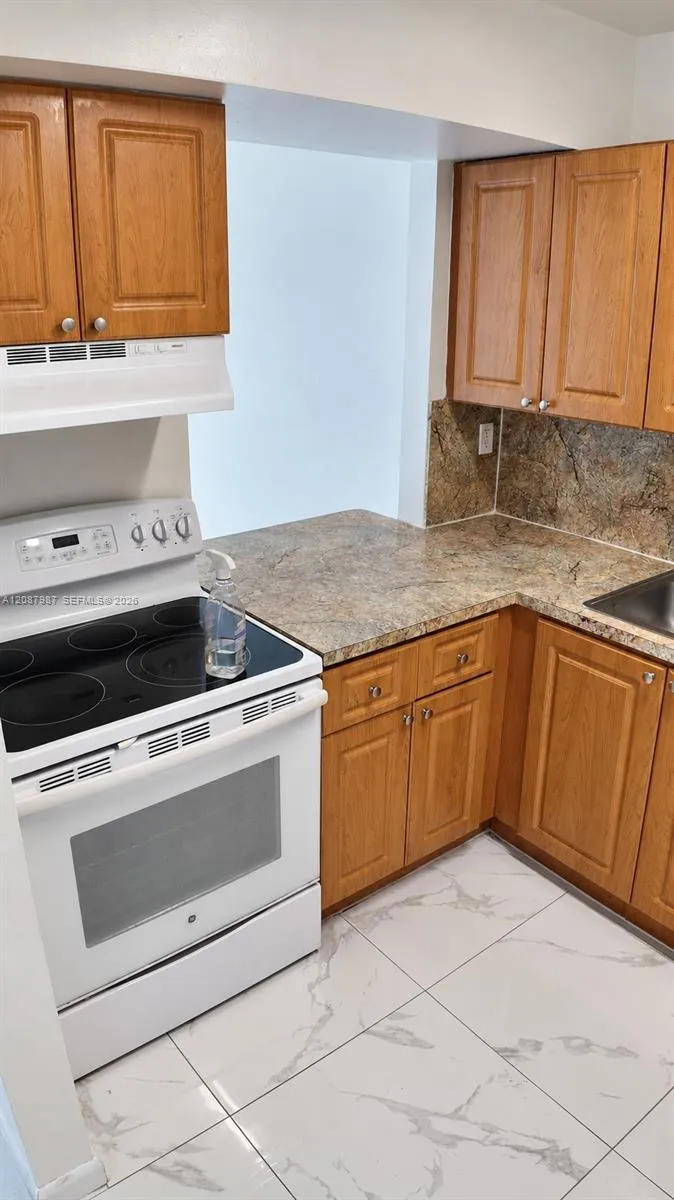 11150 SW 196th St #404 Cutler Bay, FL 33157