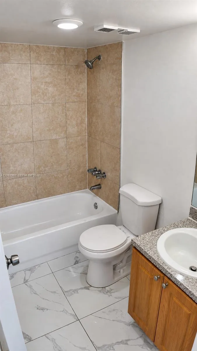 11150 SW 196th St #404 Cutler Bay, FL 33157