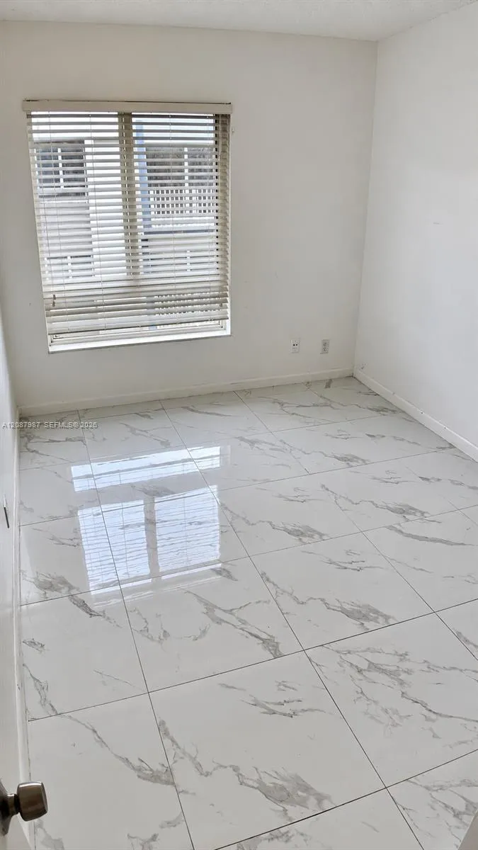 11150 SW 196th St #404 Cutler Bay, FL 33157