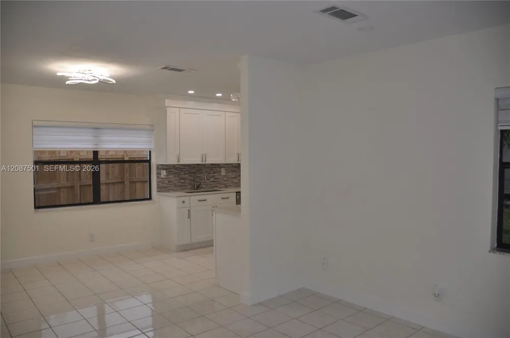 571 NE 61st St Oakland Park, FL 33334