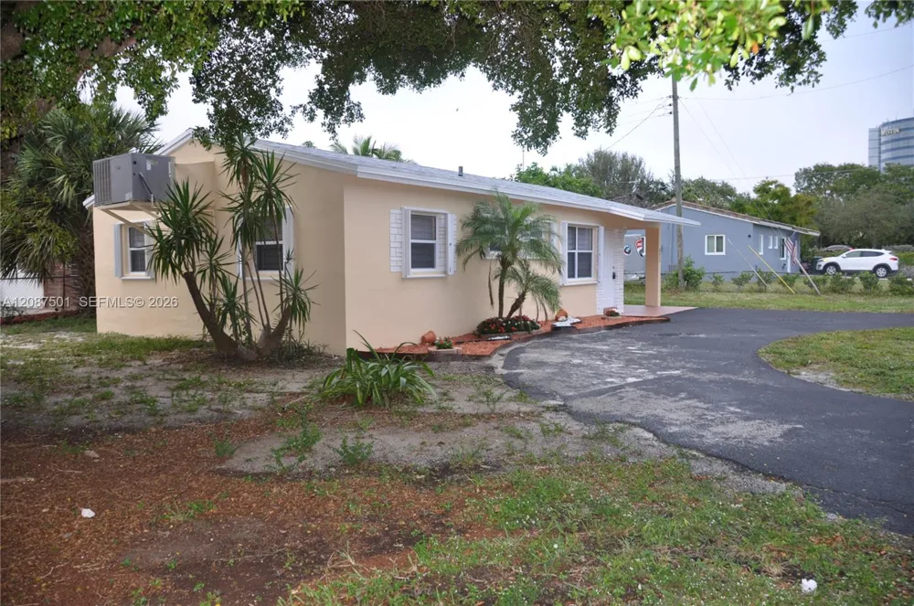 571 NE 61st St Oakland Park, FL 33334