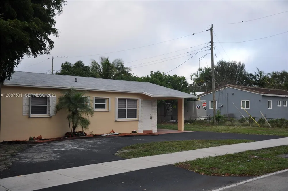 571 NE 61st St Oakland Park, FL 33334