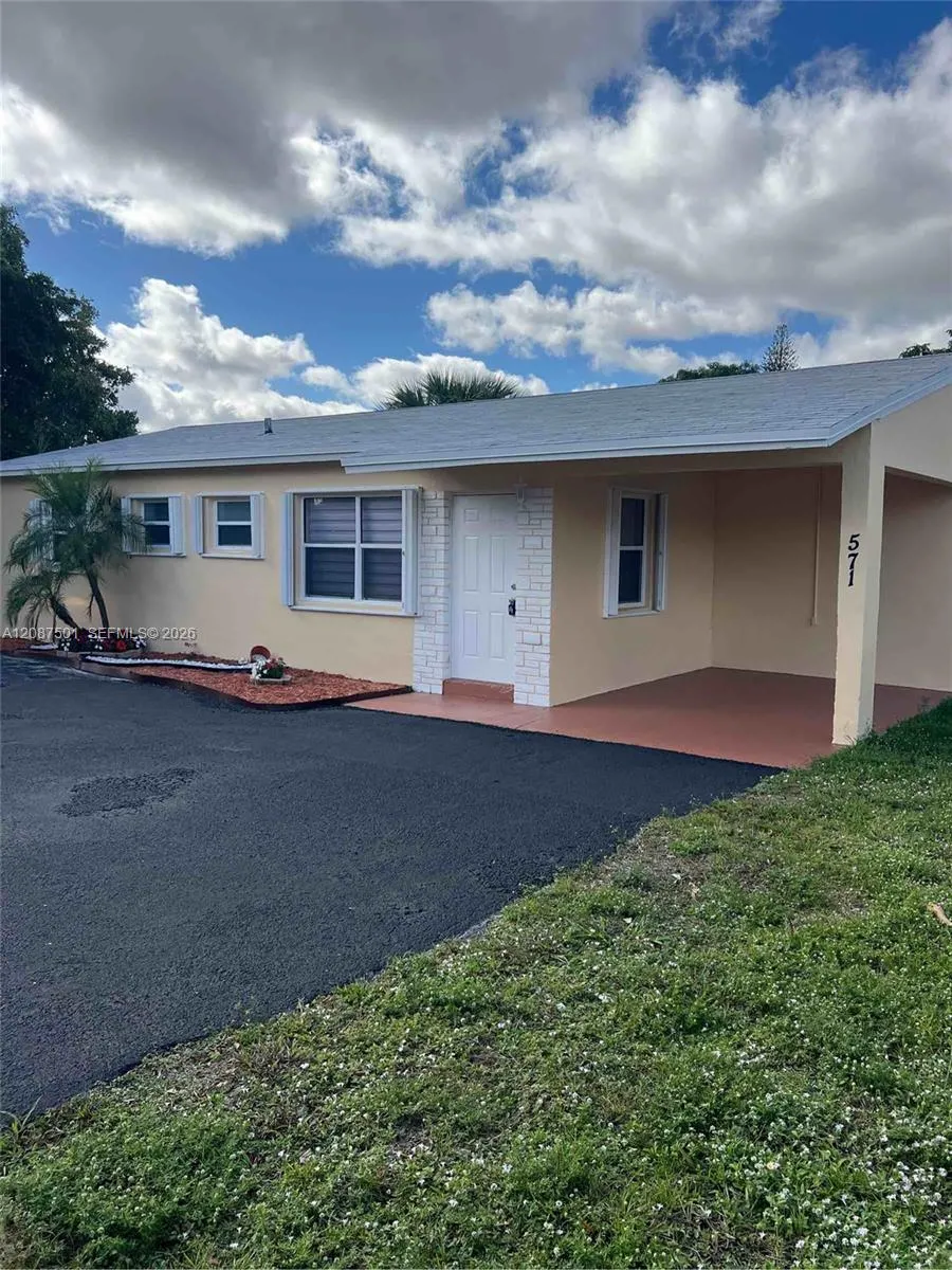 571 NE 61st St Oakland Park, FL 33334