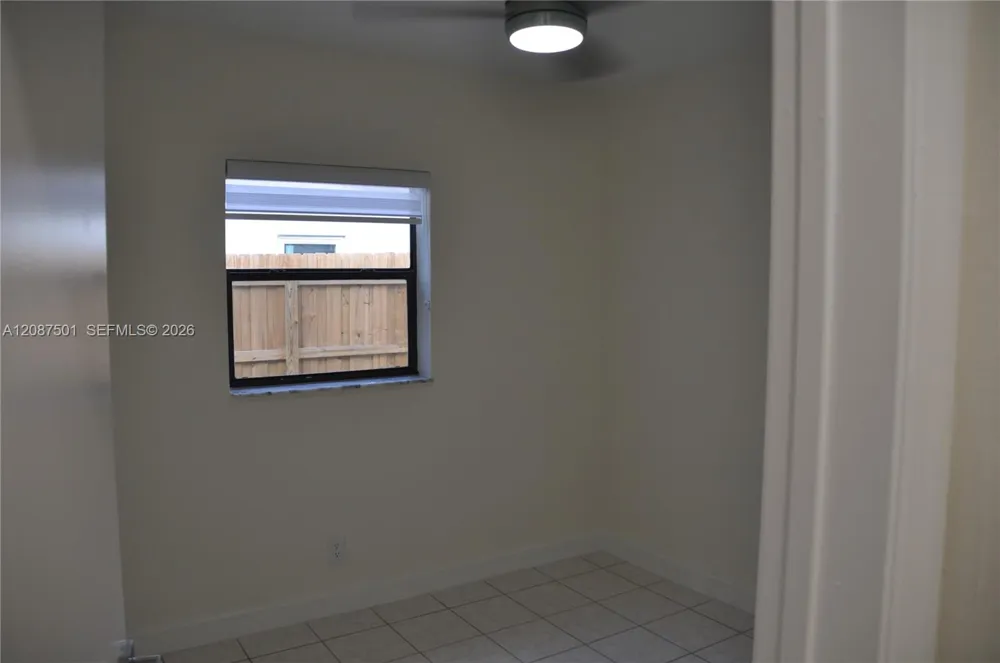 571 NE 61st St Oakland Park, FL 33334