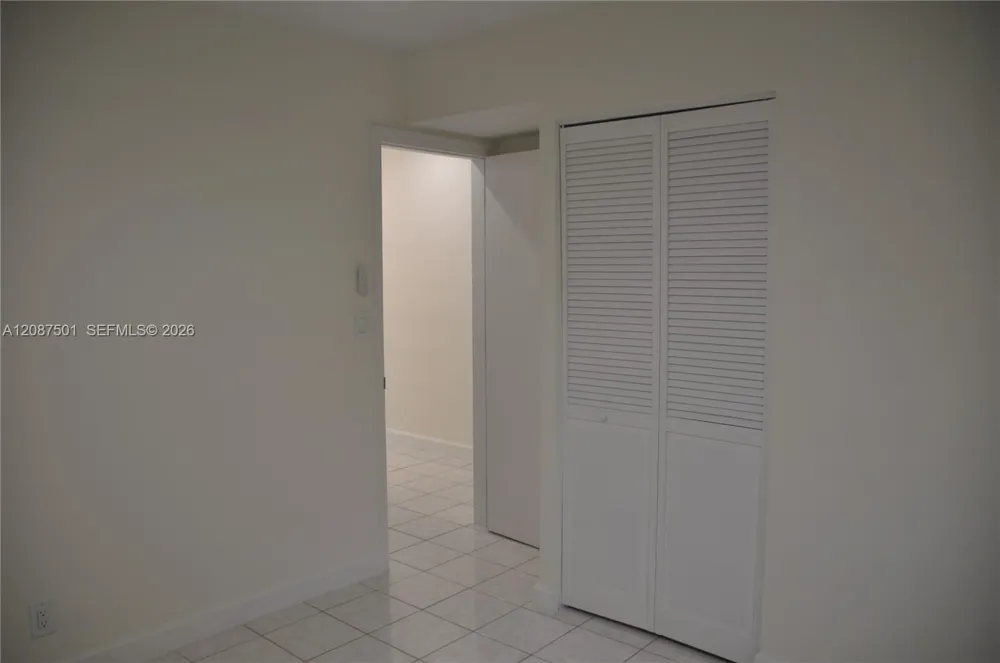 571 NE 61st St Oakland Park, FL 33334