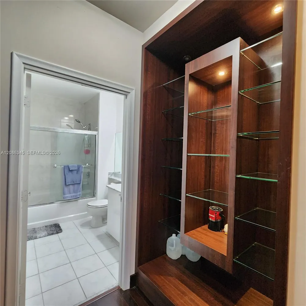 2775 NE 187th St #120 Aventura, FL 33180