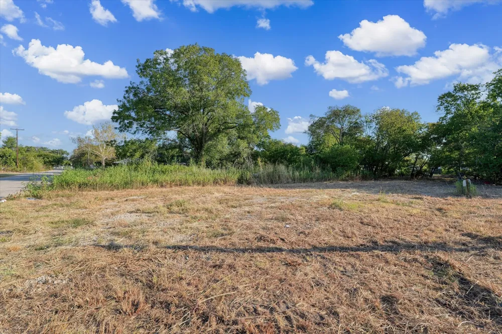 312 Waco Street Mart, TX 76664