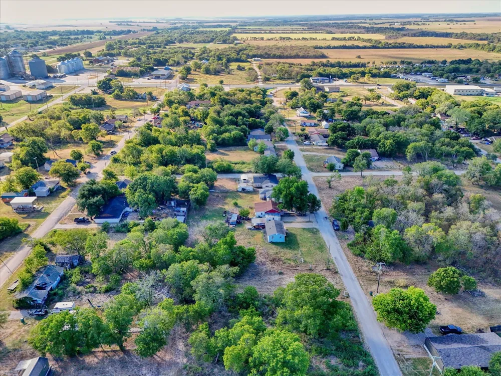 312 Waco Street Mart, TX 76664