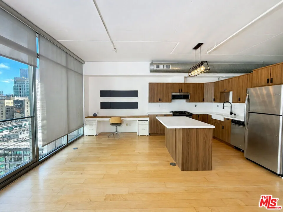 1100 S Hope Street #1510 Los Angeles, CA 90015