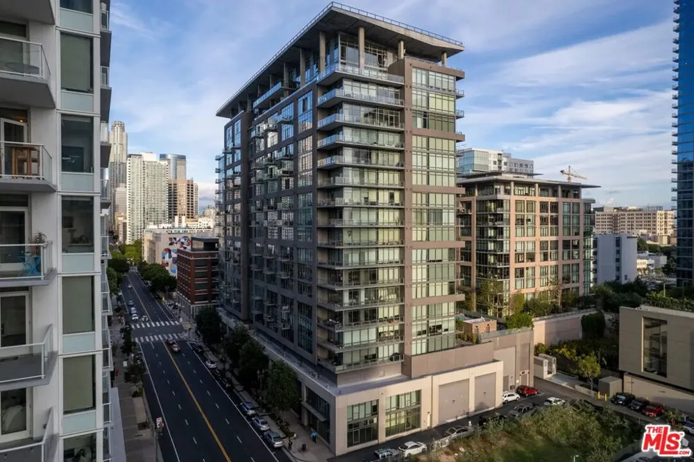 1100 S Hope Street #1510 Los Angeles, CA 90015