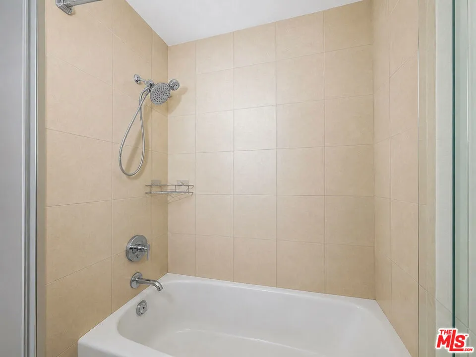 1100 S Hope Street #1510 Los Angeles, CA 90015