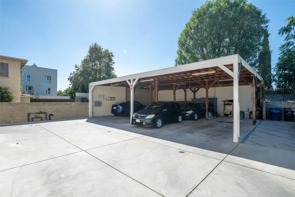 14212 Vanowen Street Van Nuys, CA 91405
