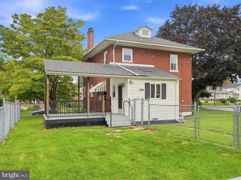 404 3RD STREET Emmaus, PA 18049
