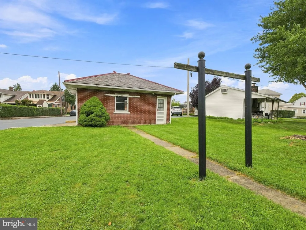 404 3RD STREET Emmaus, PA 18049