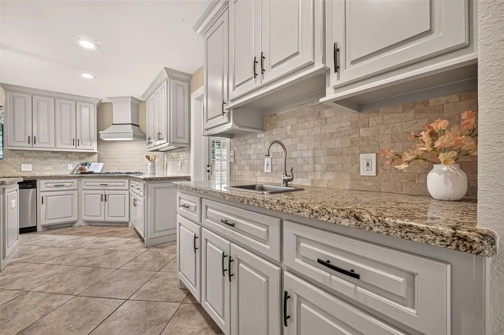 1650 White Oak Creek Drive Conroe, TX 77304