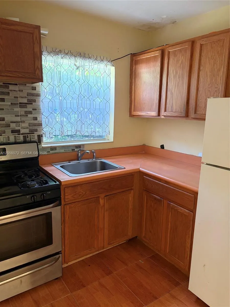 1851 Funston St #B Hollywood, FL 33020