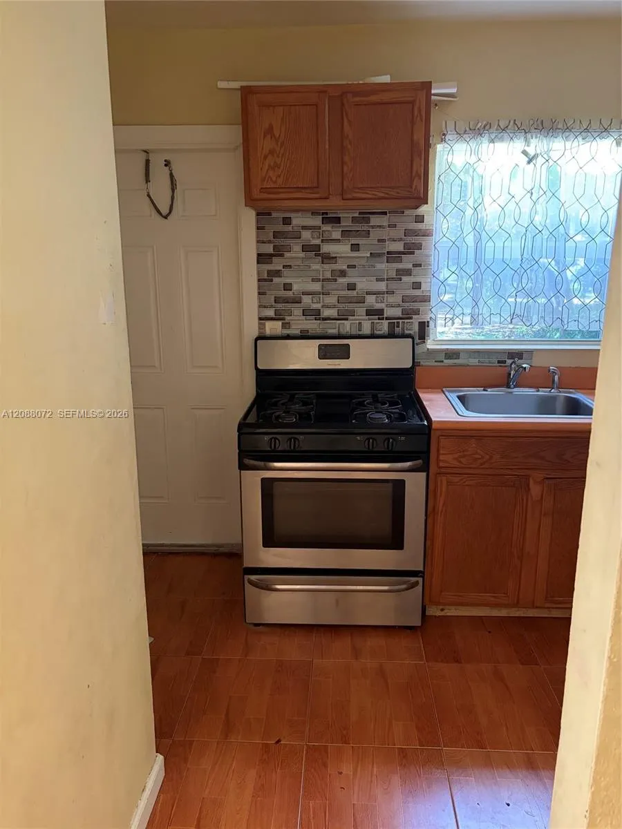 1851 Funston St #B Hollywood, FL 33020